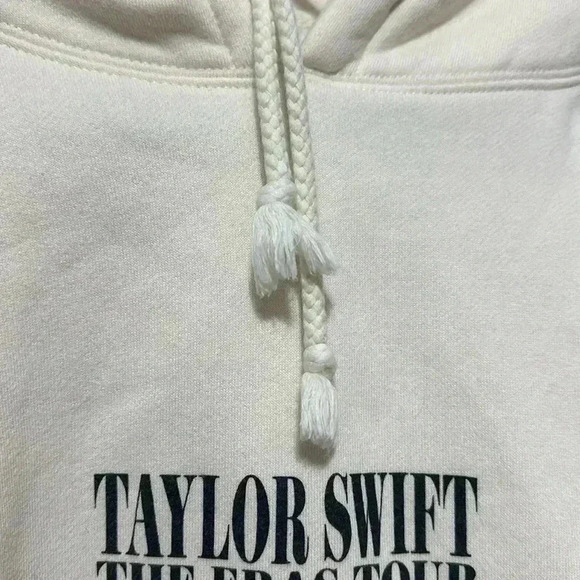TAYLOR SWIFT SWEATER - Picture 7 of 10